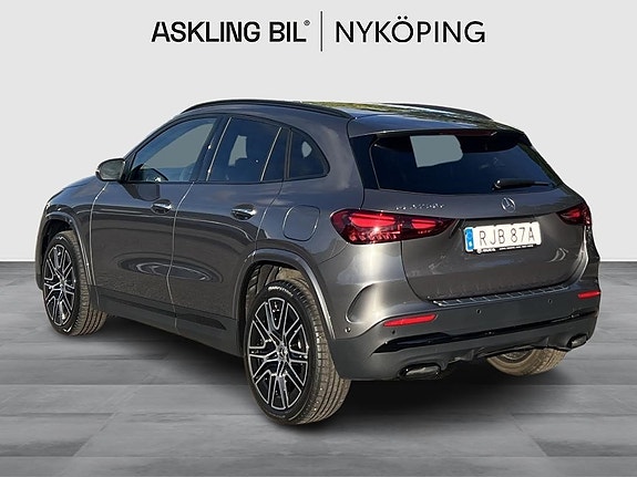 Mercedes-Benz GLA250 e 2 of 17