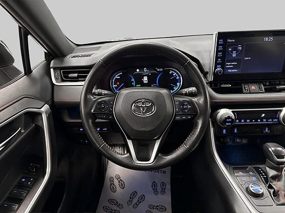 Toyota RAV4 9 of 12