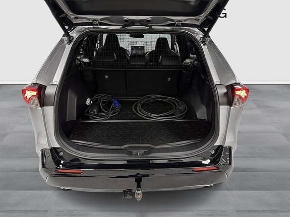 Toyota RAV4 10 of 12
