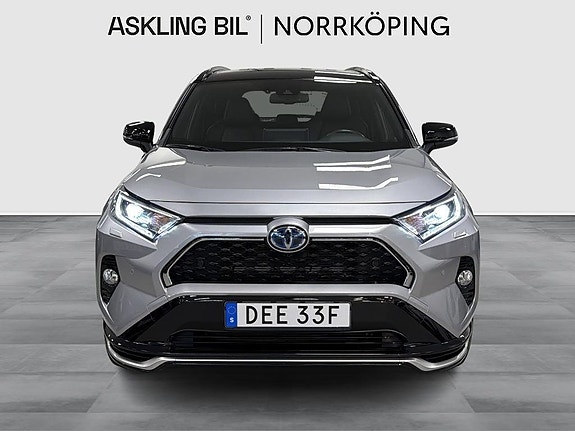 Toyota RAV4 5 of 12