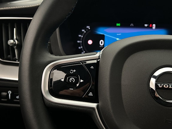 Volvo XC60 15 of 30