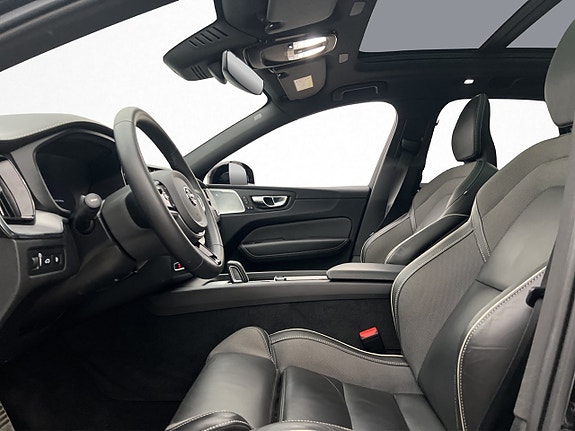 Volvo XC60 10 of 30