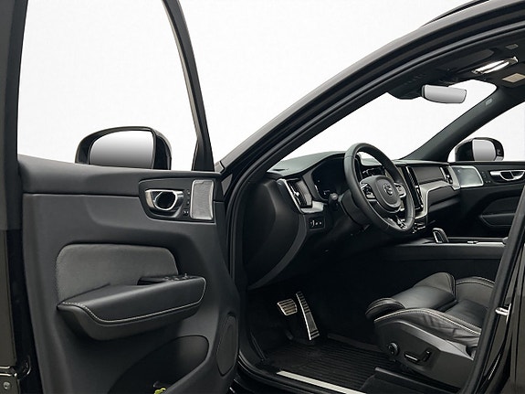 Volvo XC60 9 of 30