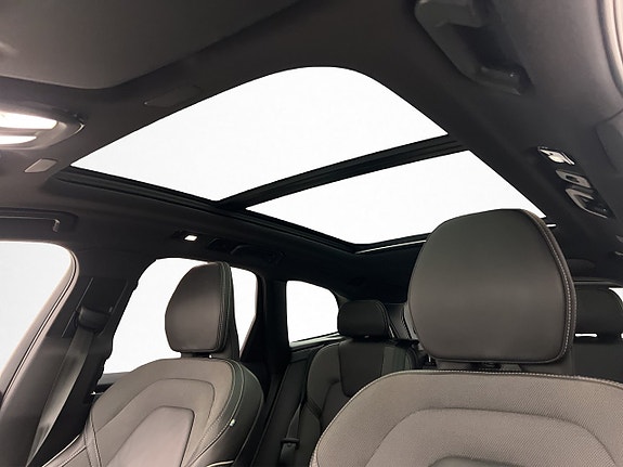 Volvo XC60 11 of 30