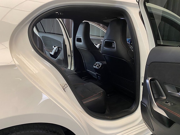 Mercedes-Benz A180 29 of 30