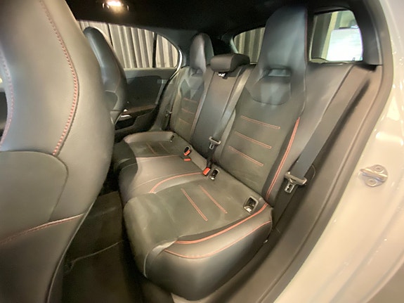 Mercedes-Benz A180 8 of 30