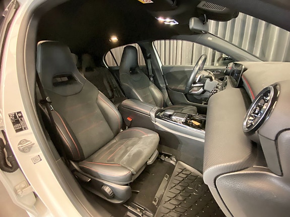 Mercedes-Benz A180 9 of 30