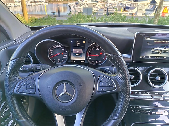 Mercedes-Benz C220 10 of 14