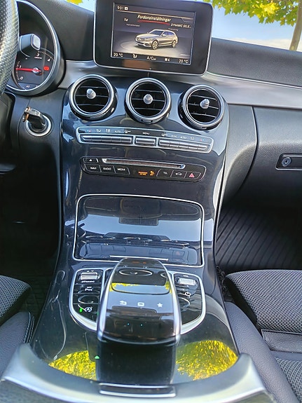 Mercedes-Benz C220 14 of 14