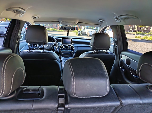 Mercedes-Benz C220 11 of 14
