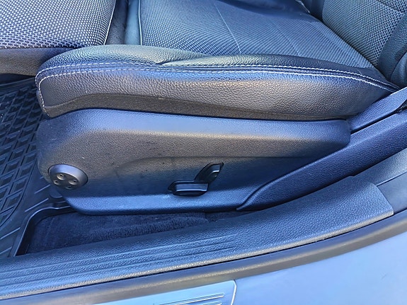 Mercedes-Benz C220 12 of 14