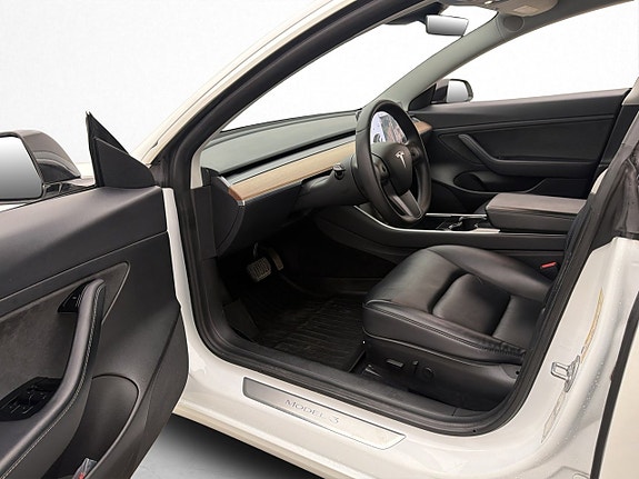 Tesla Model 3 10 of 30