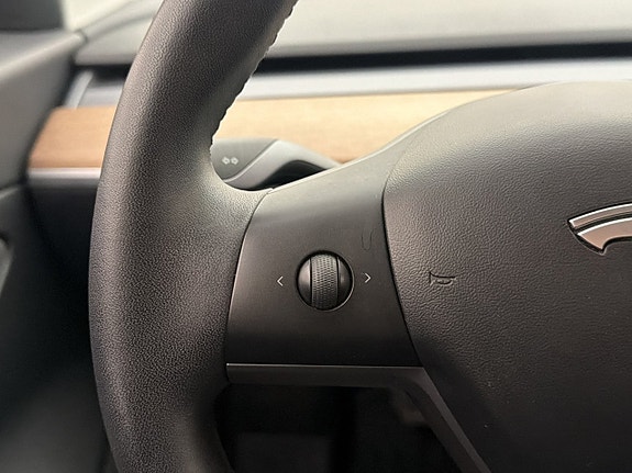 Tesla Model 3 13 of 30