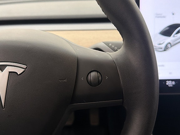 Tesla Model 3 14 of 30