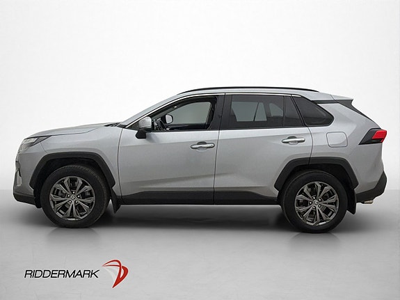 Toyota RAV4 4 of 30