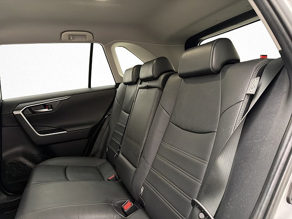 Toyota RAV4 29 of 30