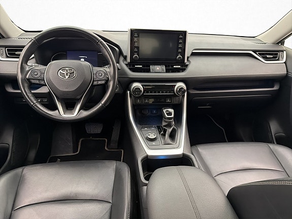 Toyota RAV4 17 of 30