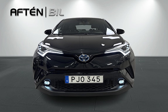 Toyota C-HR 3 of 21