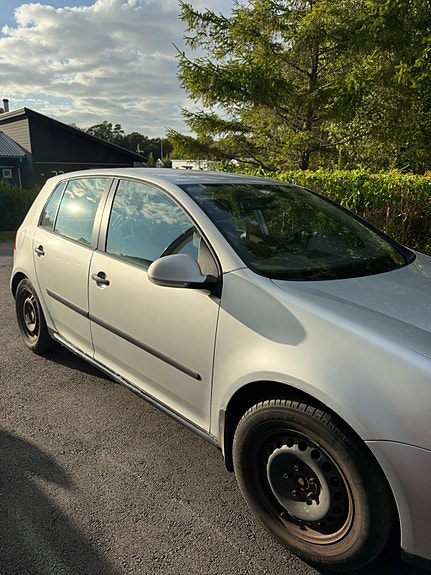 Volkswagen Golf V 5 of 6