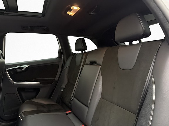 Volvo XC60 16 of 30