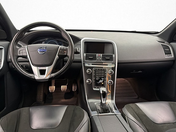 Volvo XC60 13 of 30