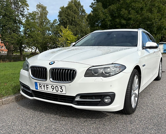BMW 520d 2 of 15