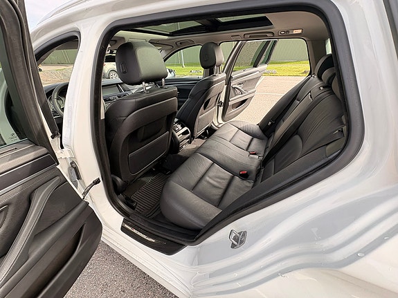 BMW 520d 12 of 15