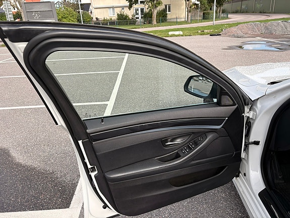 BMW 520d 9 of 15