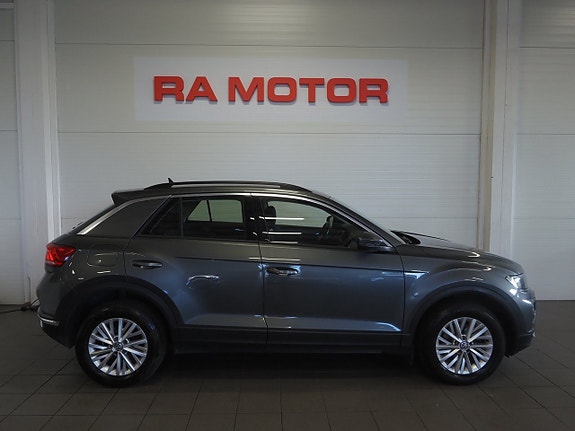 Volkswagen T-Roc 3 of 21