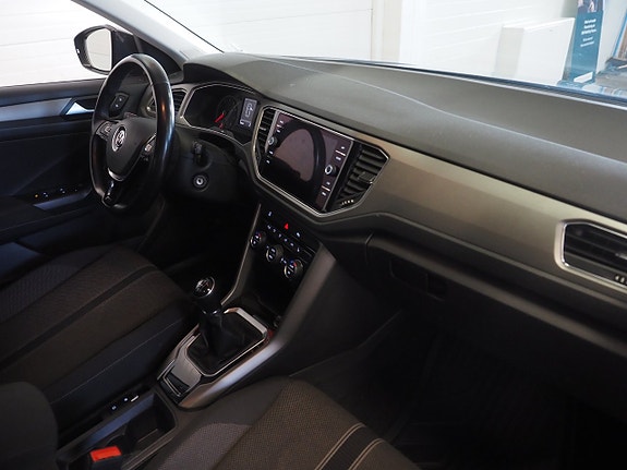 Volkswagen T-Roc 9 of 21