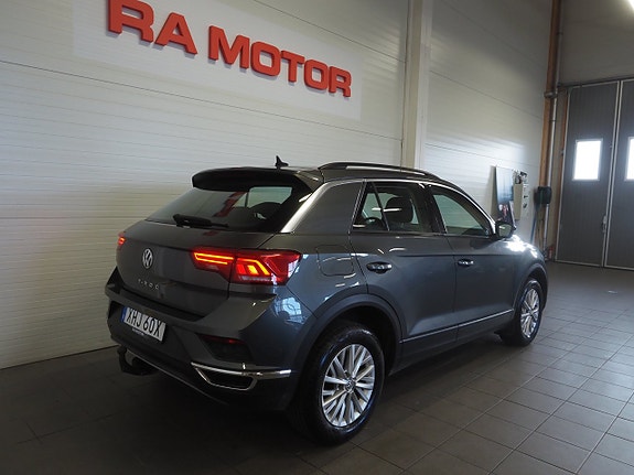 Volkswagen T-Roc 4 of 21