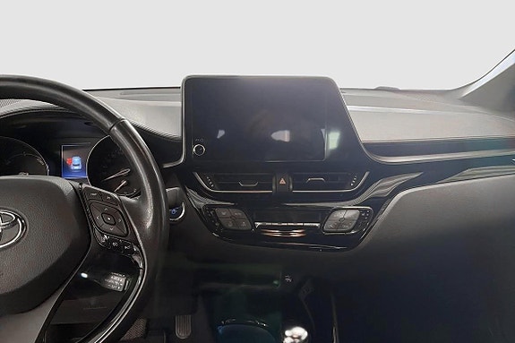 Toyota C-HR 12 of 12