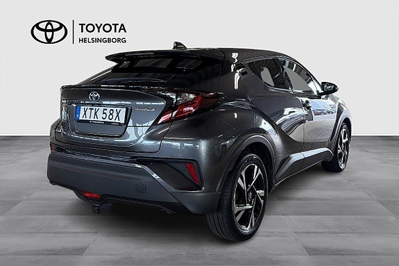 Toyota C-HR 4 of 12
