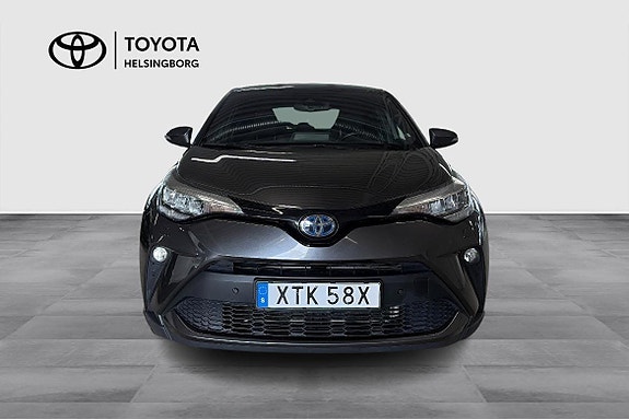 Toyota C-HR 2 of 12