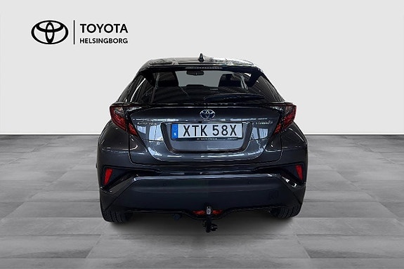 Toyota C-HR 5 of 12