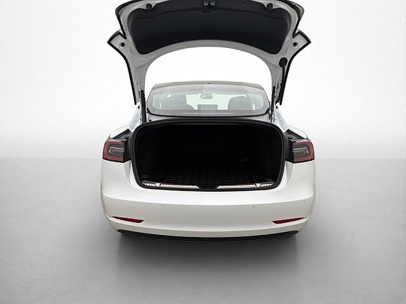 Tesla Model 3 19 of 30