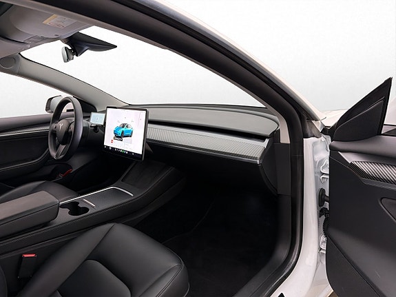 Tesla Model 3 17 of 30