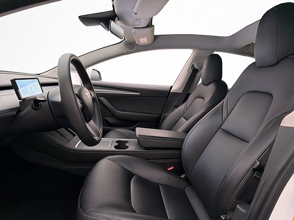 Tesla Model 3 13 of 30