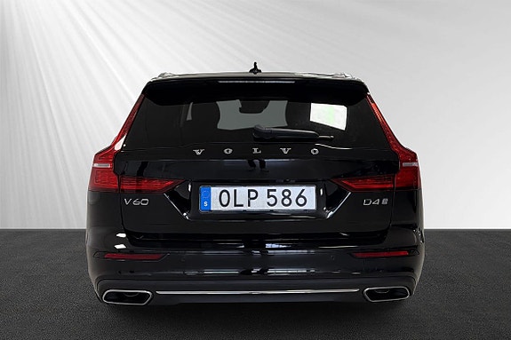 Volvo V60 2 of 8
