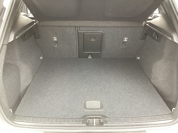 Volvo XC40 15 of 17