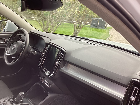 Volvo XC40 14 of 17