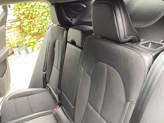 Volvo XC40 11 of 17