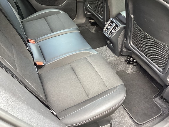 Volvo XC40 6 of 17