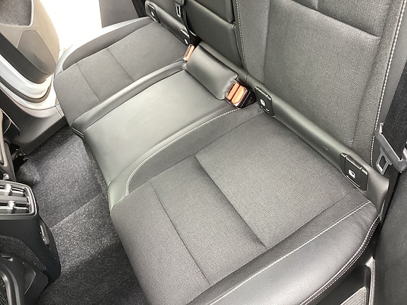 Volvo XC40 12 of 17