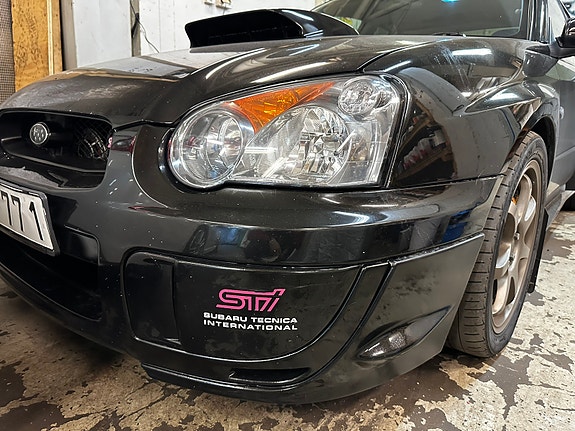 Subaru Impreza 7 of 13