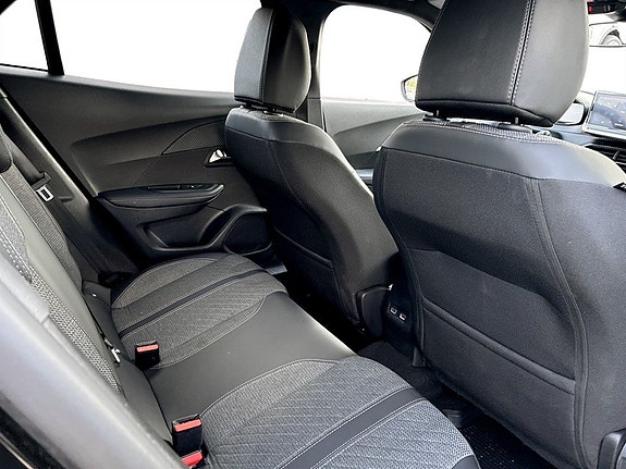 Peugeot 2008 12 of 15