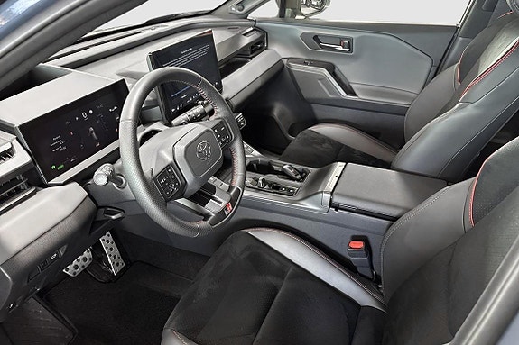Toyota RAV4 7 of 15