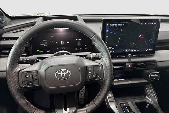 Toyota RAV4 9 of 15