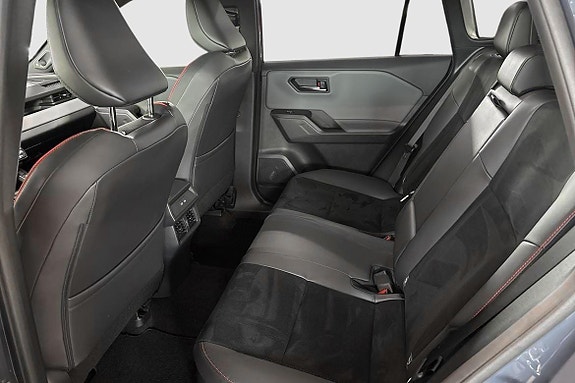 Toyota RAV4 8 of 15