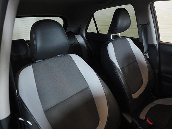 Kia Picanto 10 of 20